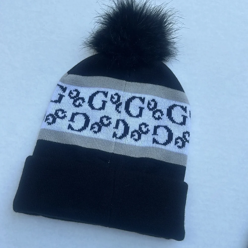 New GUESS LOGO Beanie unisex